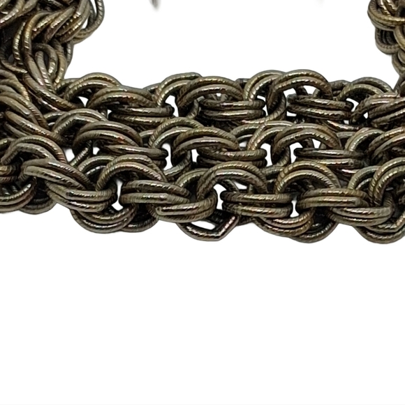 VINTAGE 1960s GOLDETTE GOLDTONE TEXTURED TRIPLE CHAIN BRACELET - Picture 6 of 10